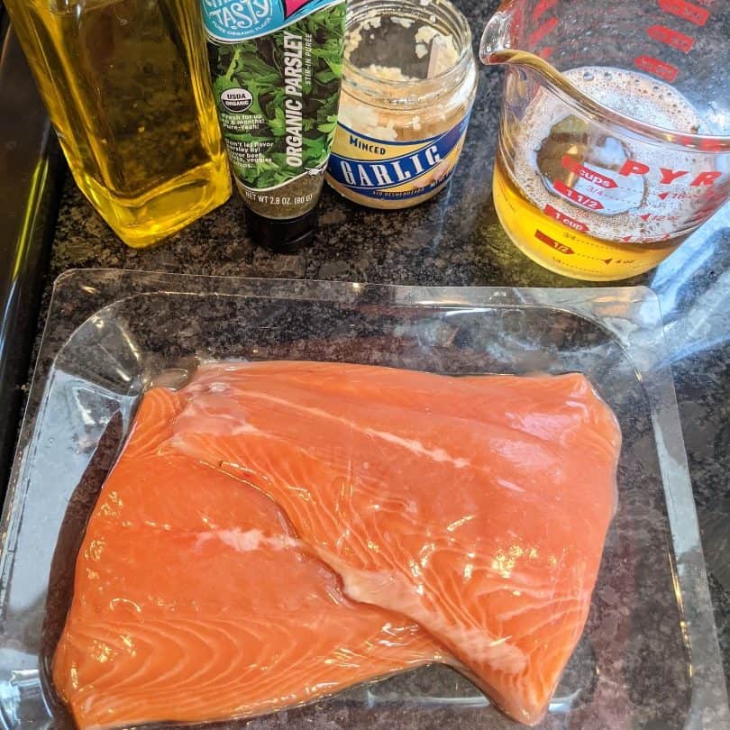 Ingredients required to prepare Wild Alaskan Apple Maple Salmon