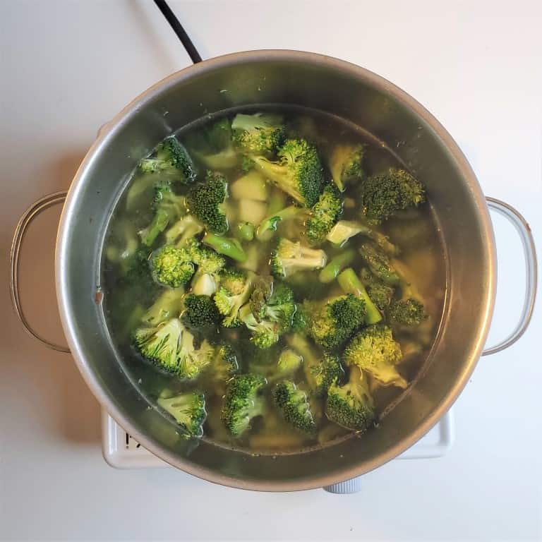 broth for broccoli and asparagus soup