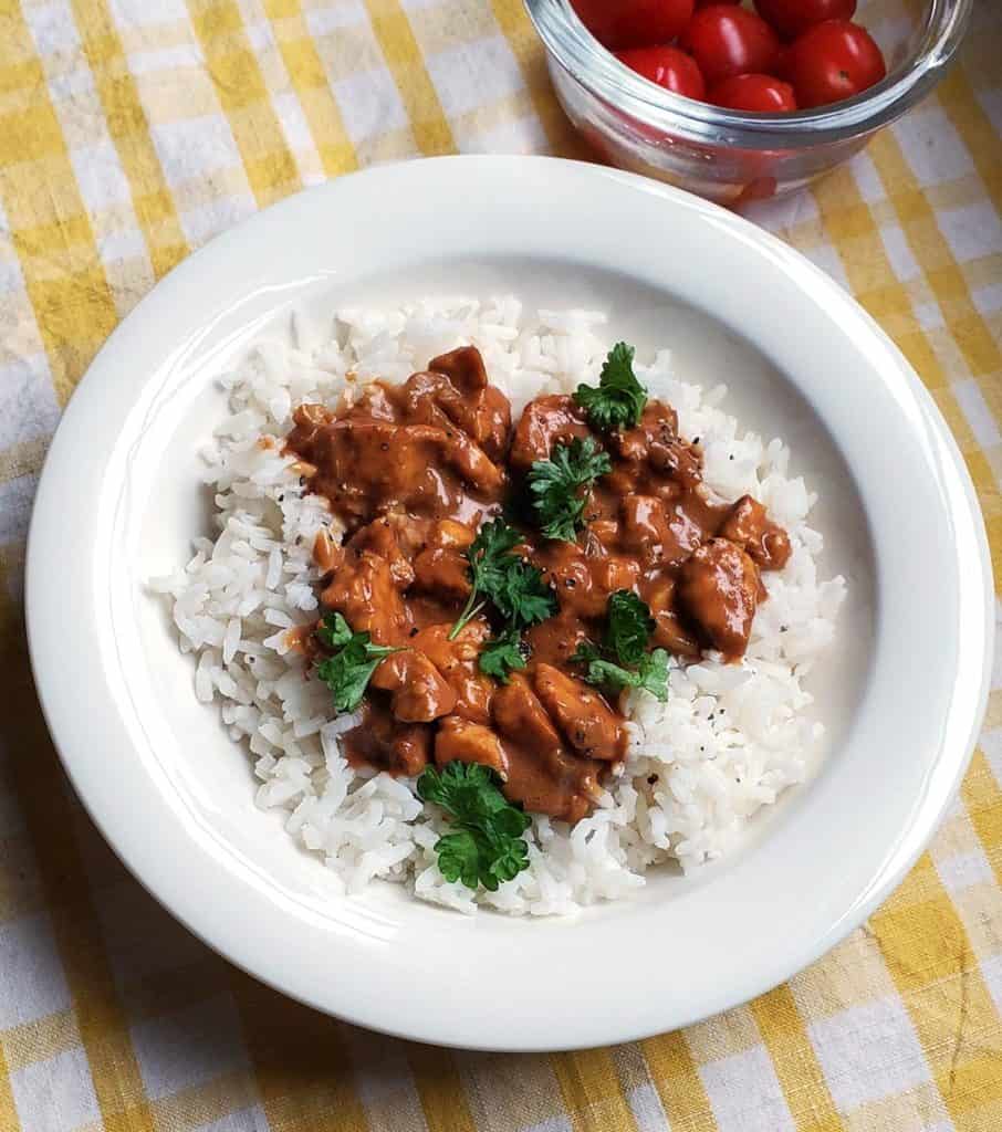 Dish-of-Halloumi-Stroganoff-with-Tomatoes