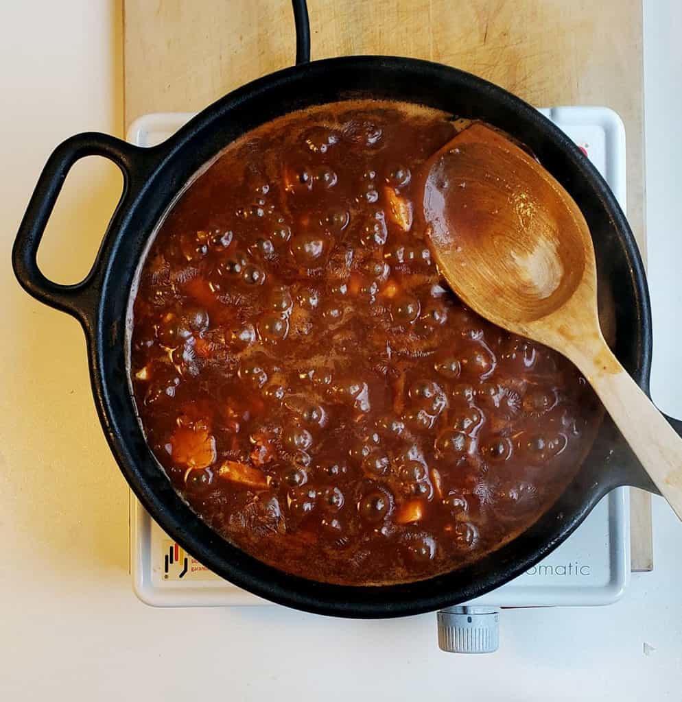 Halloumi-Stroganoff-in-Skillet