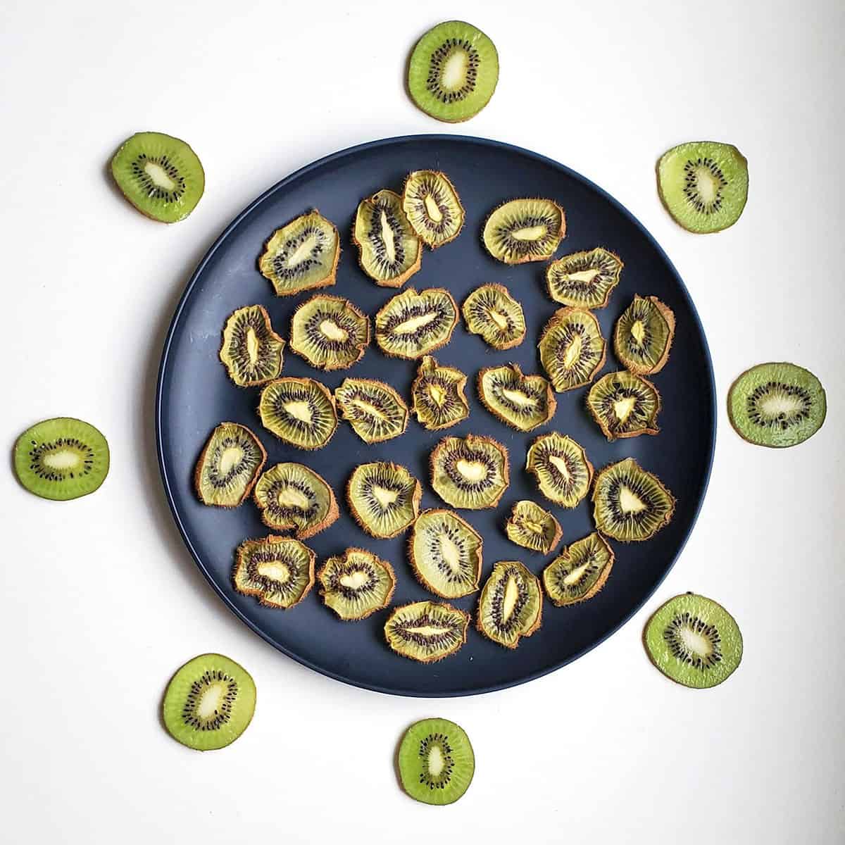 Finished-Dehydrated-Kiwis-on-a-plate