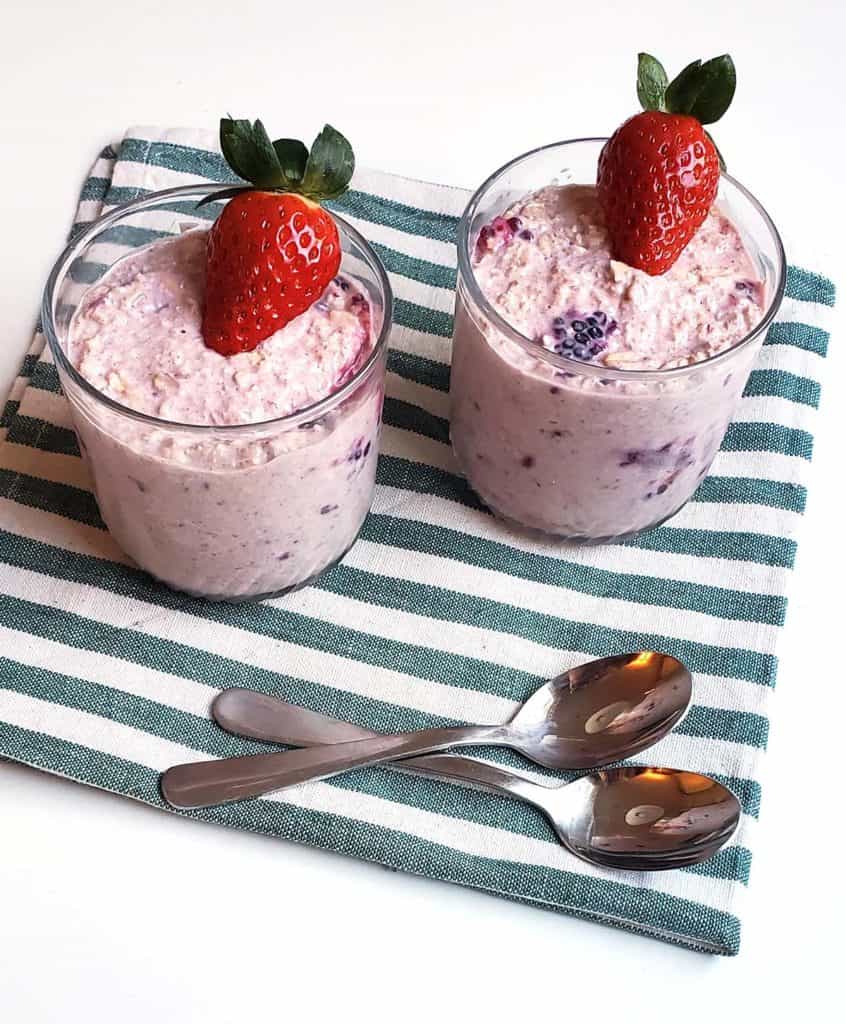 Overnight Oats with Frozen Fruit in Mason Jars