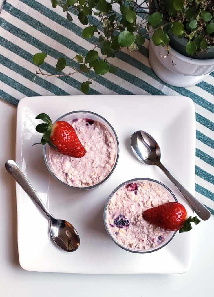 Overnight Oats with Frozen Fruit in Mason Jars