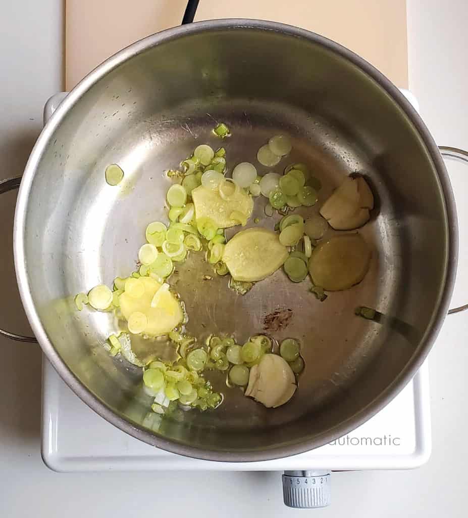 Garlic and Scallions for Salmon Congee Recipe