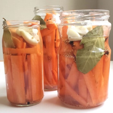 Quick Carrot Pickles in Jars